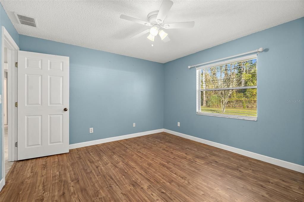 For Sale: $269,900 (3 beds, 2 baths, 1116 Square Feet)