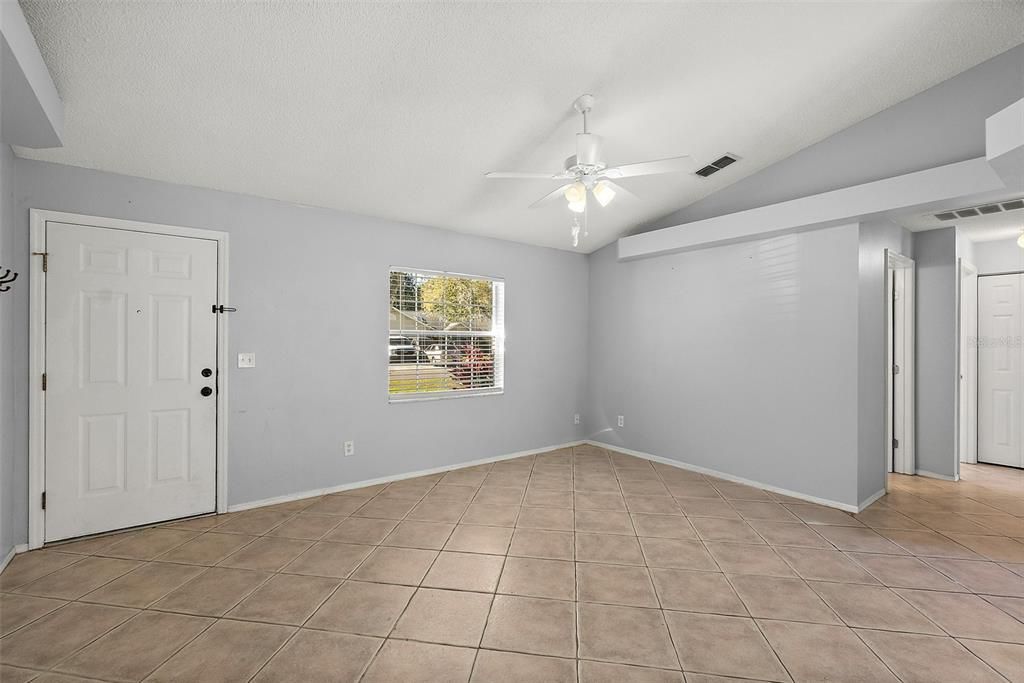 For Sale: $269,900 (3 beds, 2 baths, 1116 Square Feet)