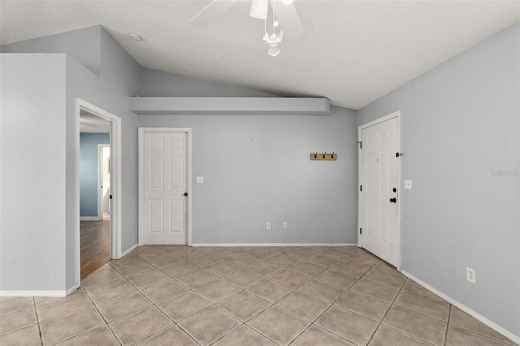 For Sale: $269,900 (3 beds, 2 baths, 1116 Square Feet)