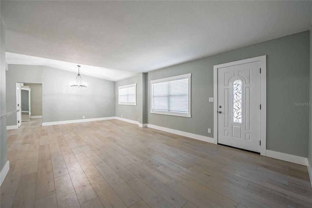 For Sale: $424,999 (3 beds, 2 baths, 1249 Square Feet)