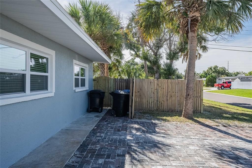 For Sale: $424,999 (3 beds, 2 baths, 1249 Square Feet)