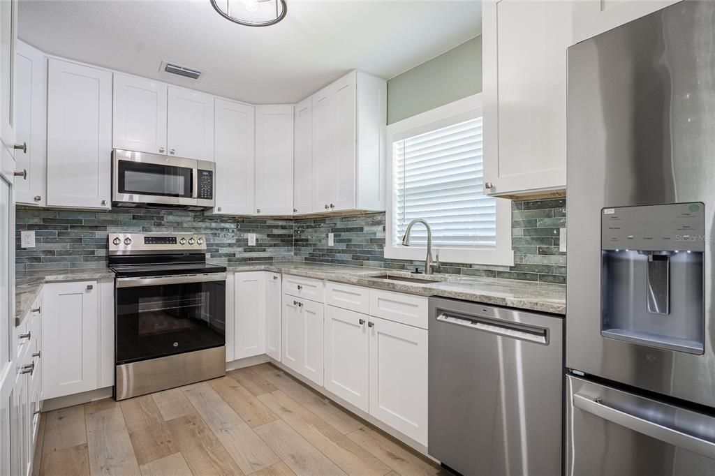 For Sale: $424,999 (3 beds, 2 baths, 1249 Square Feet)