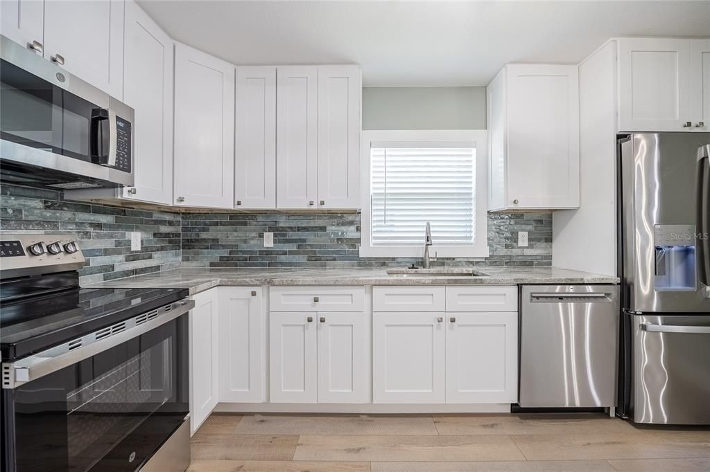 For Sale: $424,999 (3 beds, 2 baths, 1249 Square Feet)