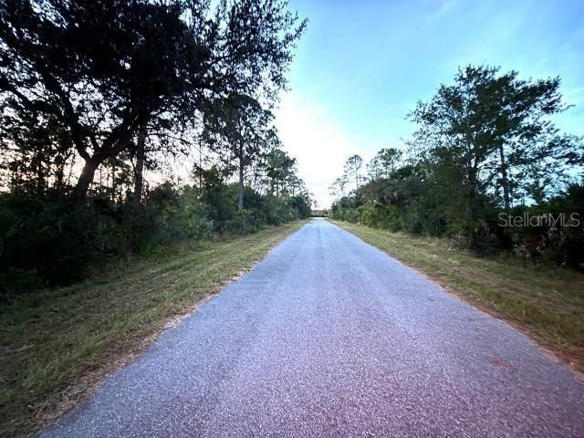 待售: $17,000 (0.23 acres)