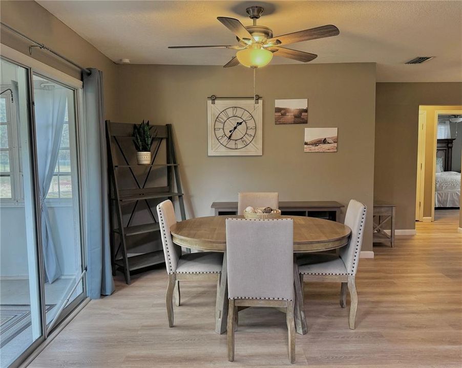 На продажу: $264,000 (3 спален, 2 ванн, 1262 Квадратных фут)