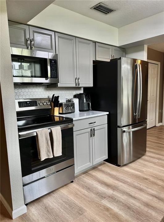 На продажу: $264,000 (3 спален, 2 ванн, 1262 Квадратных фут)