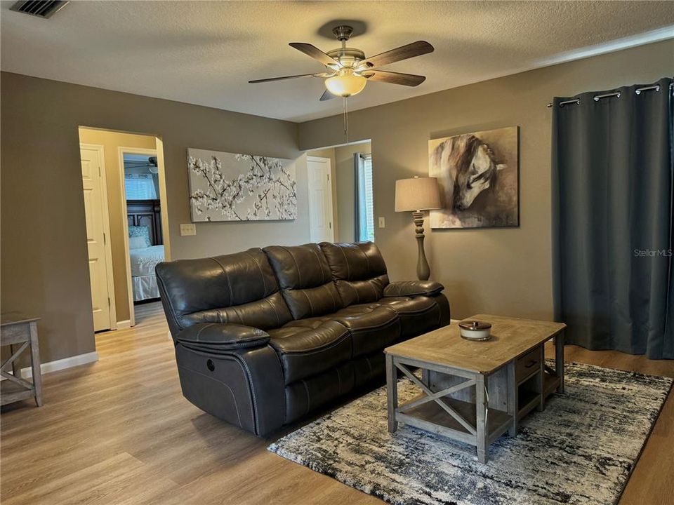 На продажу: $264,000 (3 спален, 2 ванн, 1262 Квадратных фут)