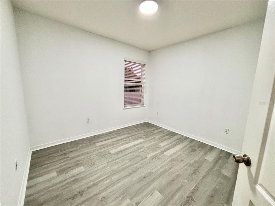 Под контрактом: $319,999 (3 спален, 2 ванн, 1764 Квадратных фут)