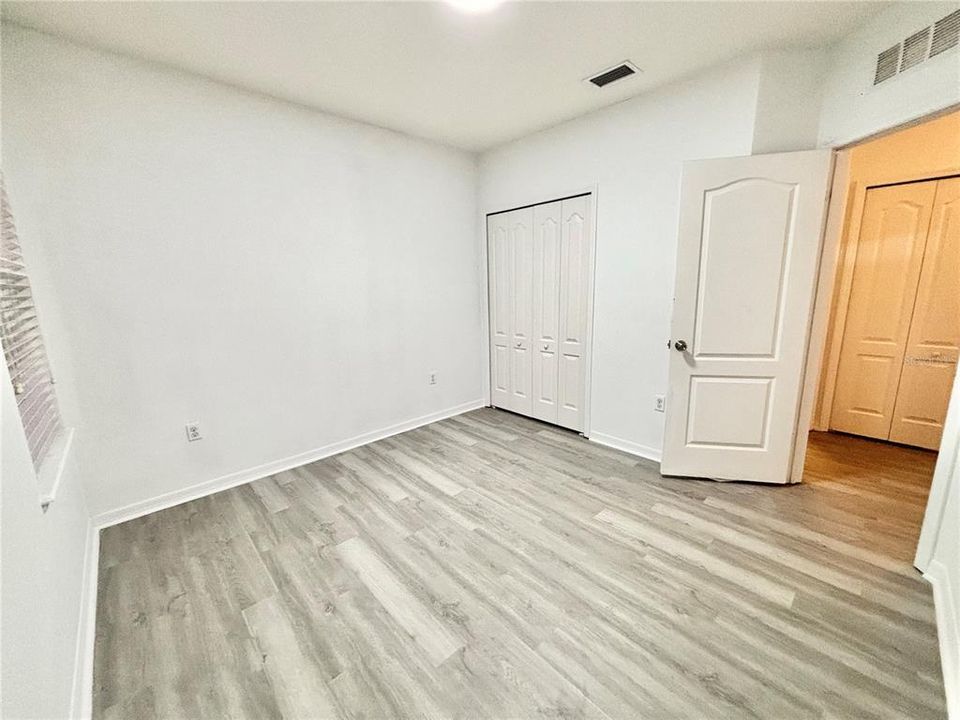 Под контрактом: $319,999 (3 спален, 2 ванн, 1764 Квадратных фут)