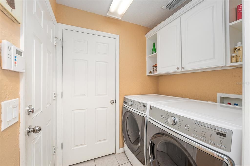 待售: $299,900 (2 贝兹, 2 浴室, 1596 平方英尺)