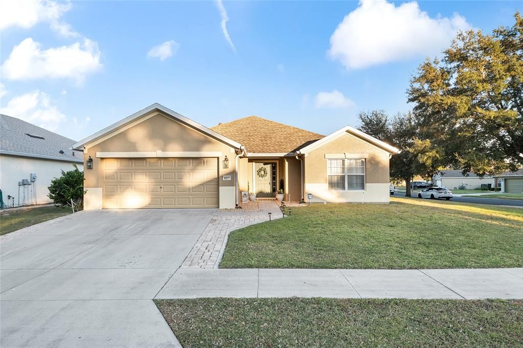 待售: $299,900 (2 贝兹, 2 浴室, 1596 平方英尺)