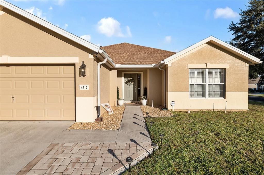 待售: $299,900 (2 贝兹, 2 浴室, 1596 平方英尺)