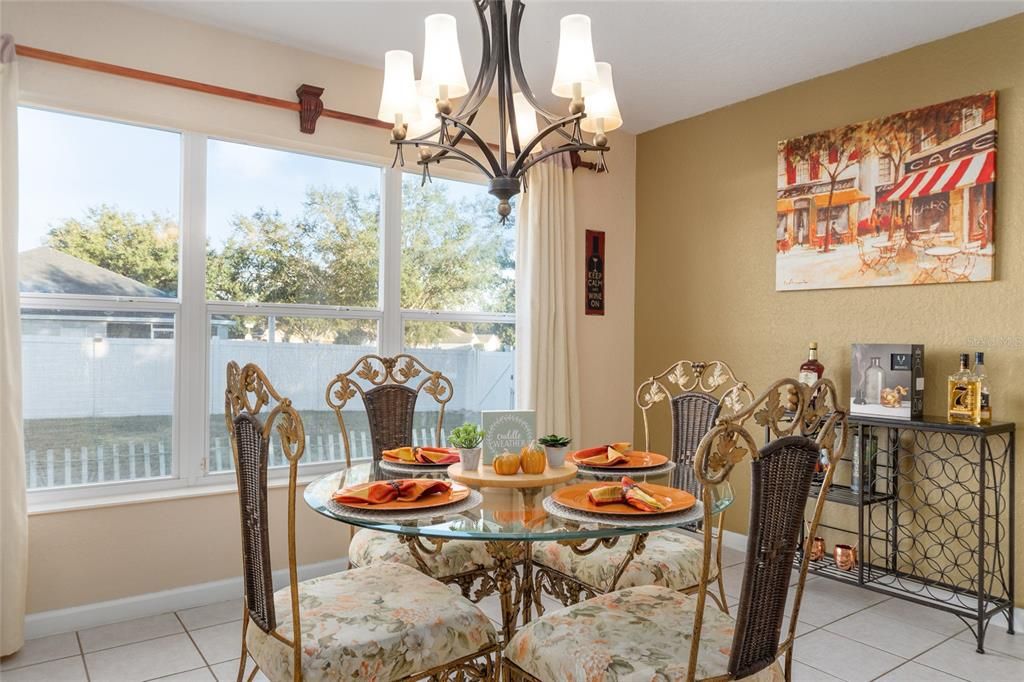 待售: $299,900 (2 贝兹, 2 浴室, 1596 平方英尺)