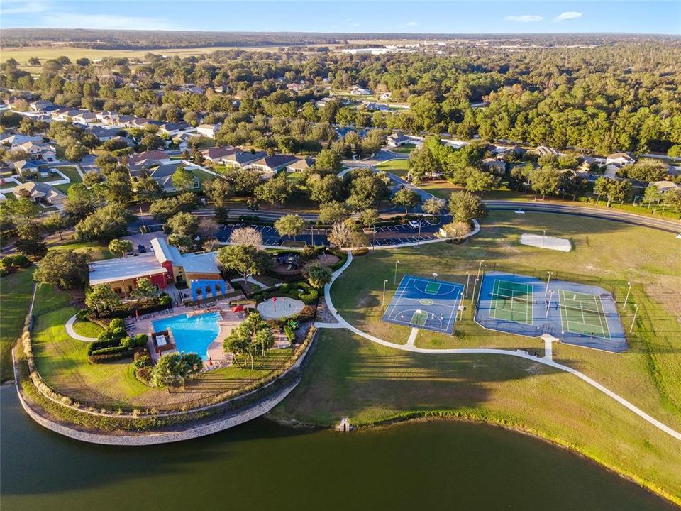 待售: $299,900 (2 贝兹, 2 浴室, 1596 平方英尺)