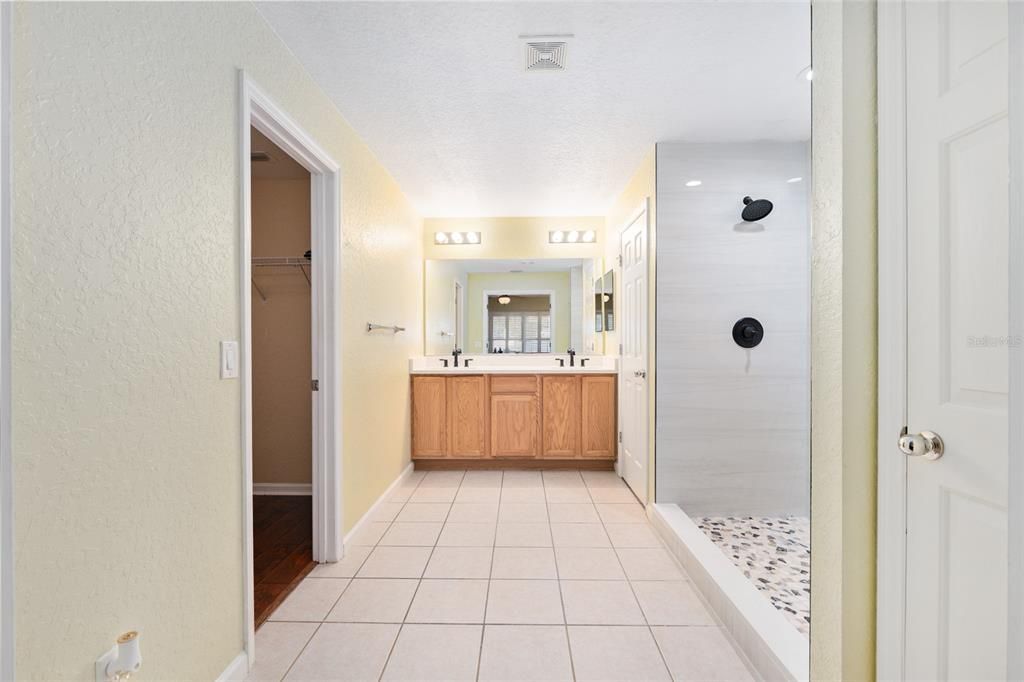 待售: $299,900 (2 贝兹, 2 浴室, 1596 平方英尺)