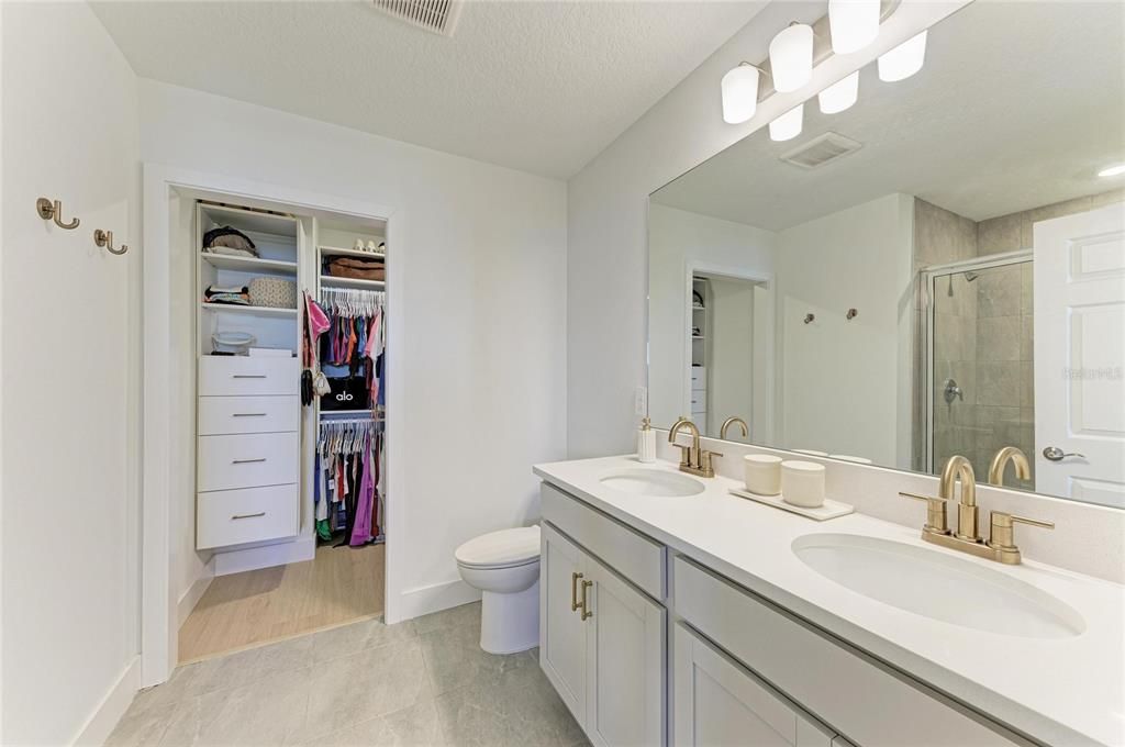 待售: $550,000 (3 贝兹, 2 浴室, 1776 平方英尺)