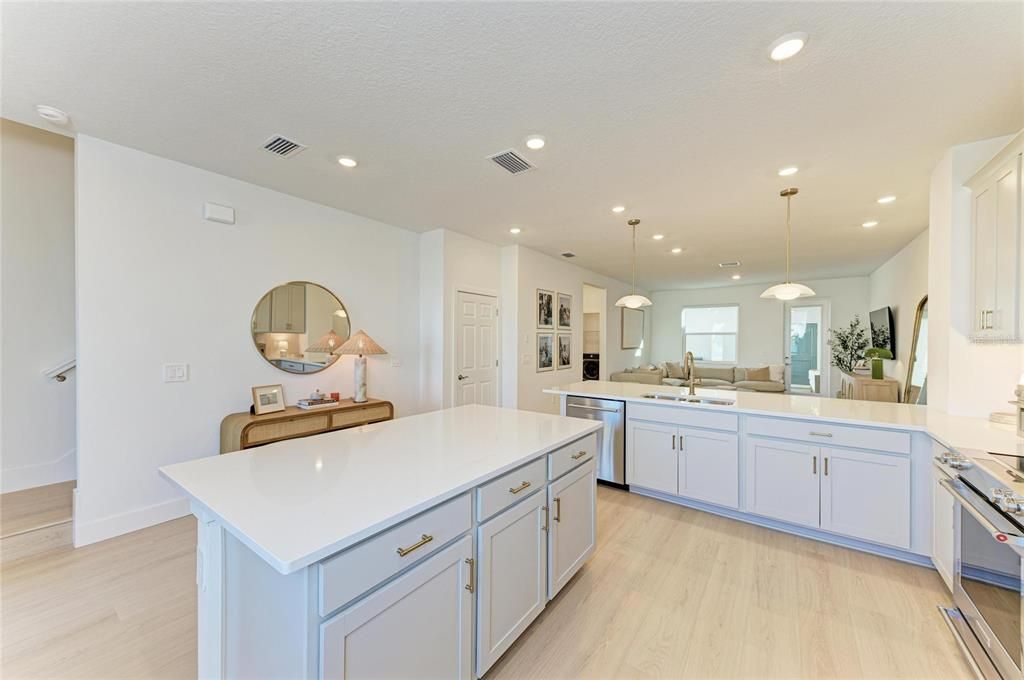 待售: $550,000 (3 贝兹, 2 浴室, 1776 平方英尺)