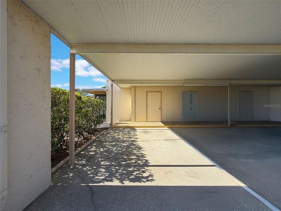 待售: $110,000 (2 贝兹, 2 浴室, 954 平方英尺)