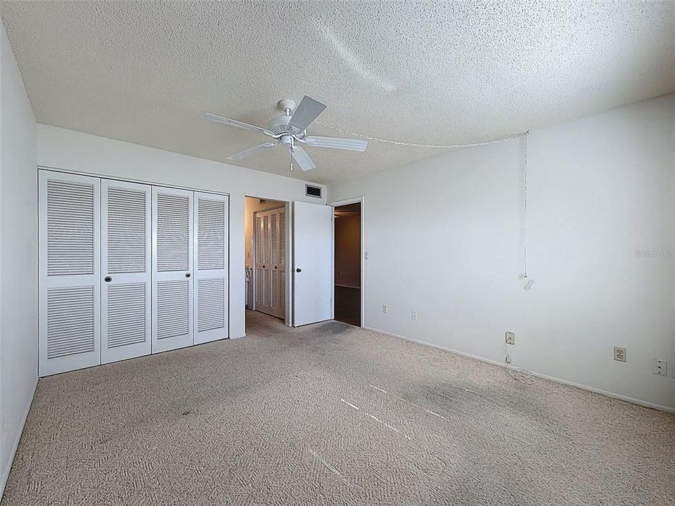 待售: $110,000 (2 贝兹, 2 浴室, 954 平方英尺)