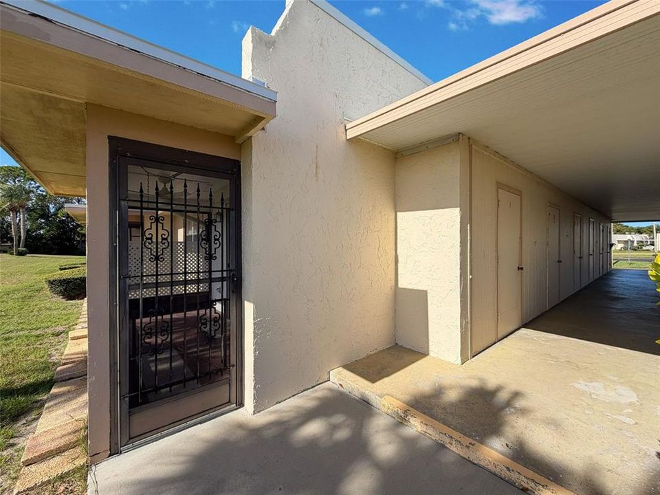 待售: $110,000 (2 贝兹, 2 浴室, 954 平方英尺)