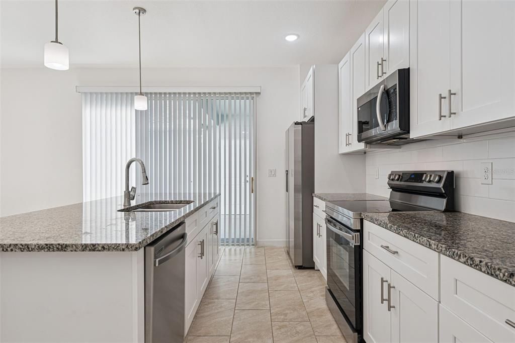 For Sale: $499,999 (4 beds, 3 baths, 1786 Square Feet)