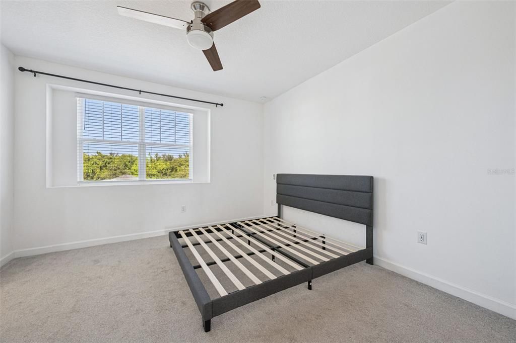 For Sale: $499,999 (4 beds, 3 baths, 1786 Square Feet)