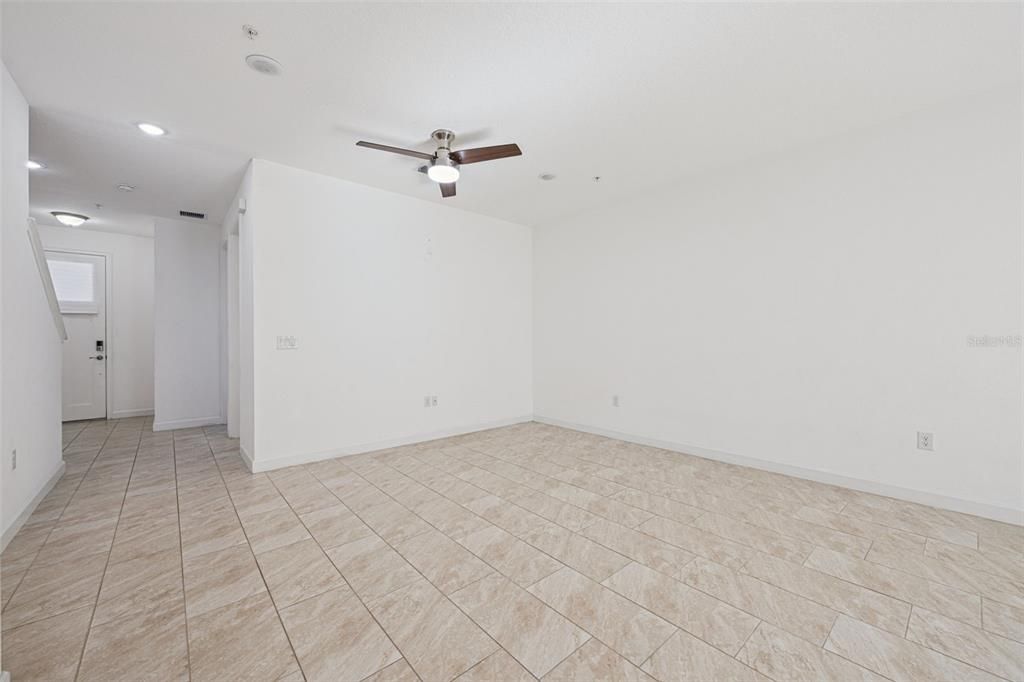 For Sale: $499,999 (4 beds, 3 baths, 1786 Square Feet)