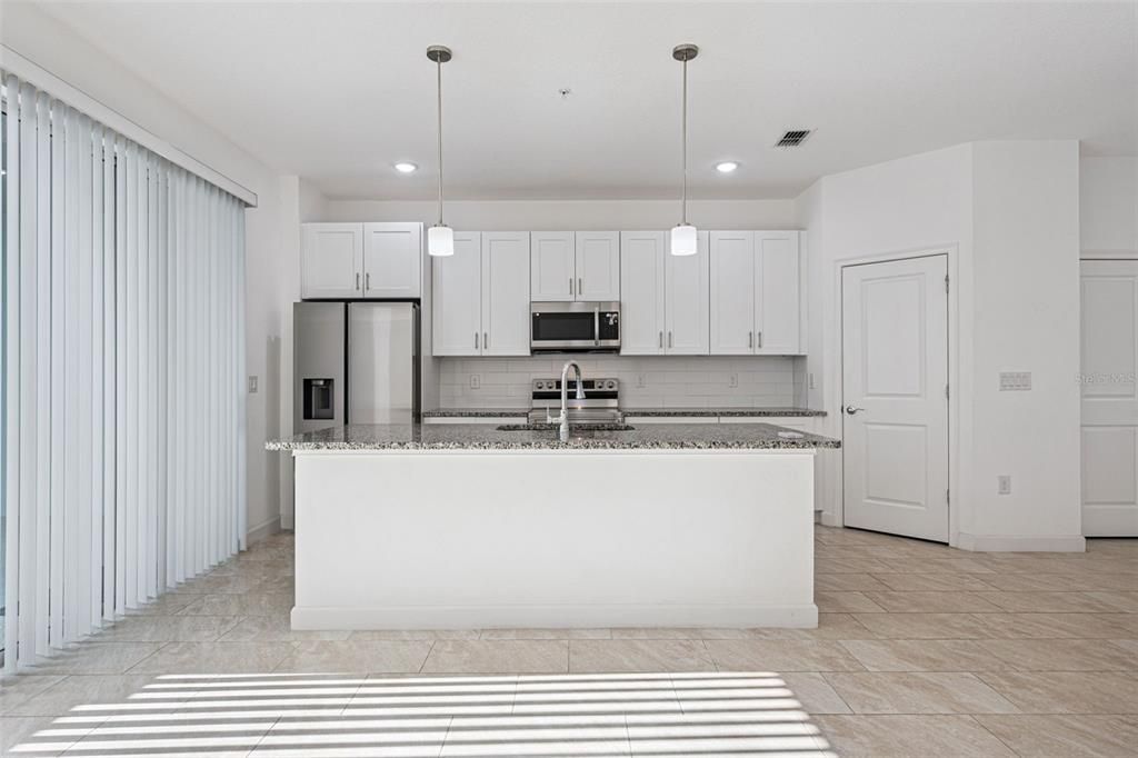 For Sale: $499,999 (4 beds, 3 baths, 1786 Square Feet)