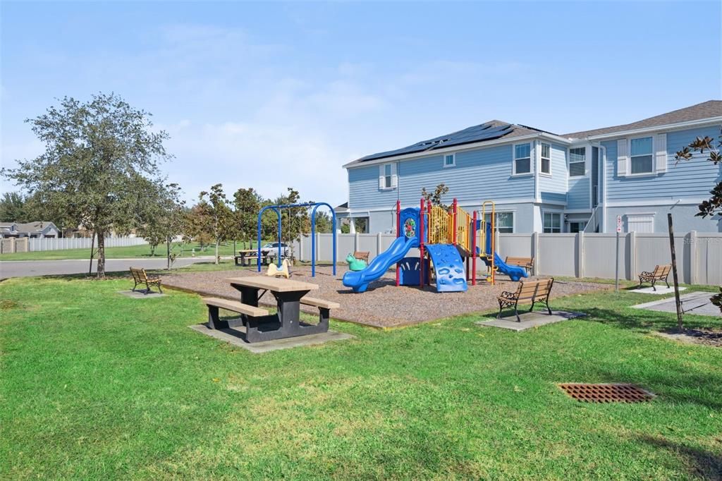 For Sale: $499,999 (4 beds, 3 baths, 1786 Square Feet)