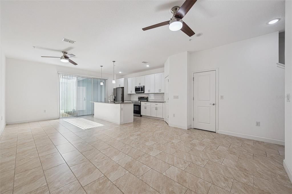 For Sale: $499,999 (4 beds, 3 baths, 1786 Square Feet)