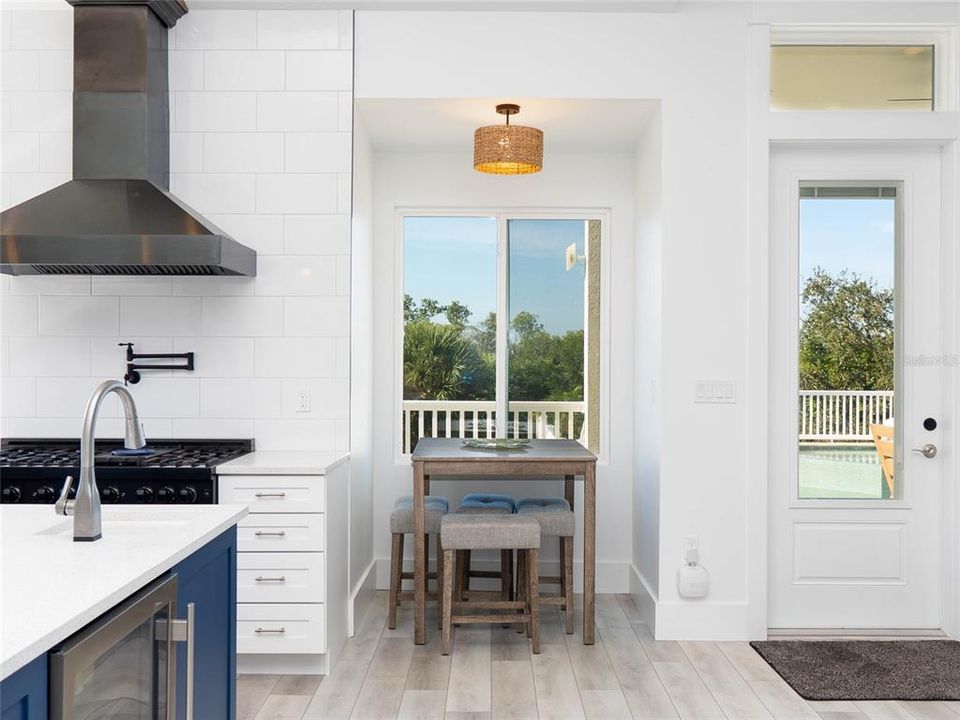 На продажу: $1,995,000 (3 спален, 3 ванн, 2950 Квадратных фут)