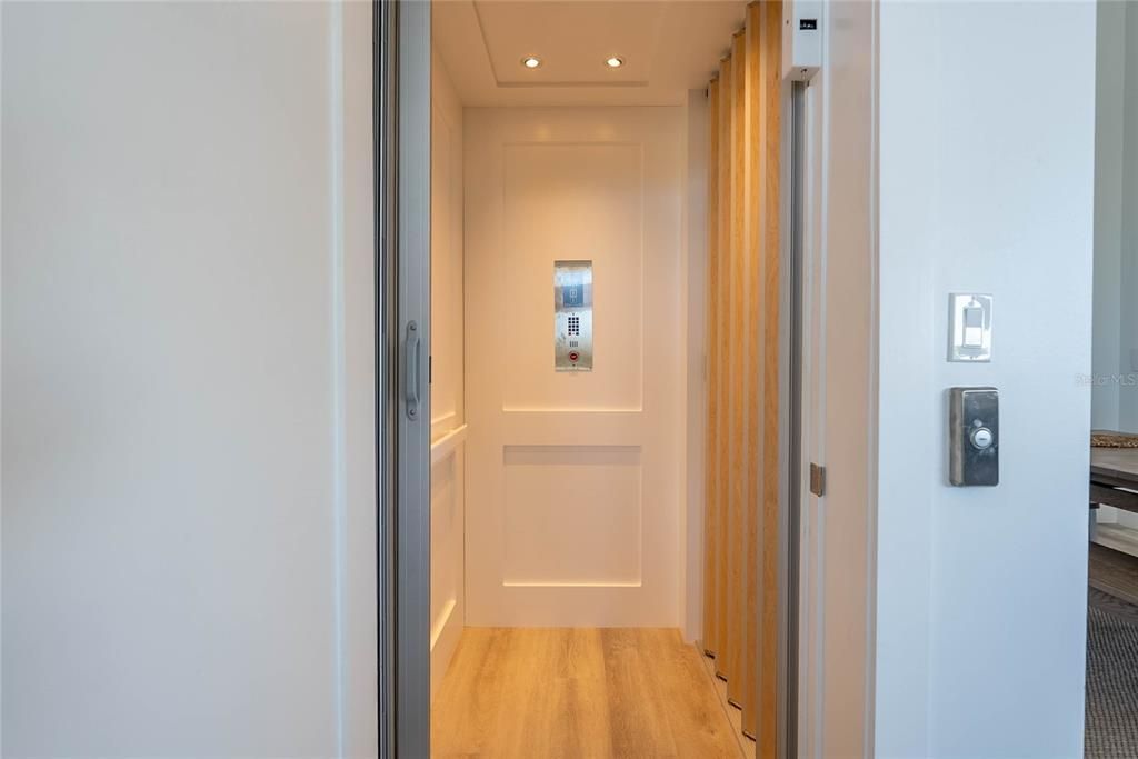 На продажу: $1,995,000 (3 спален, 3 ванн, 2950 Квадратных фут)