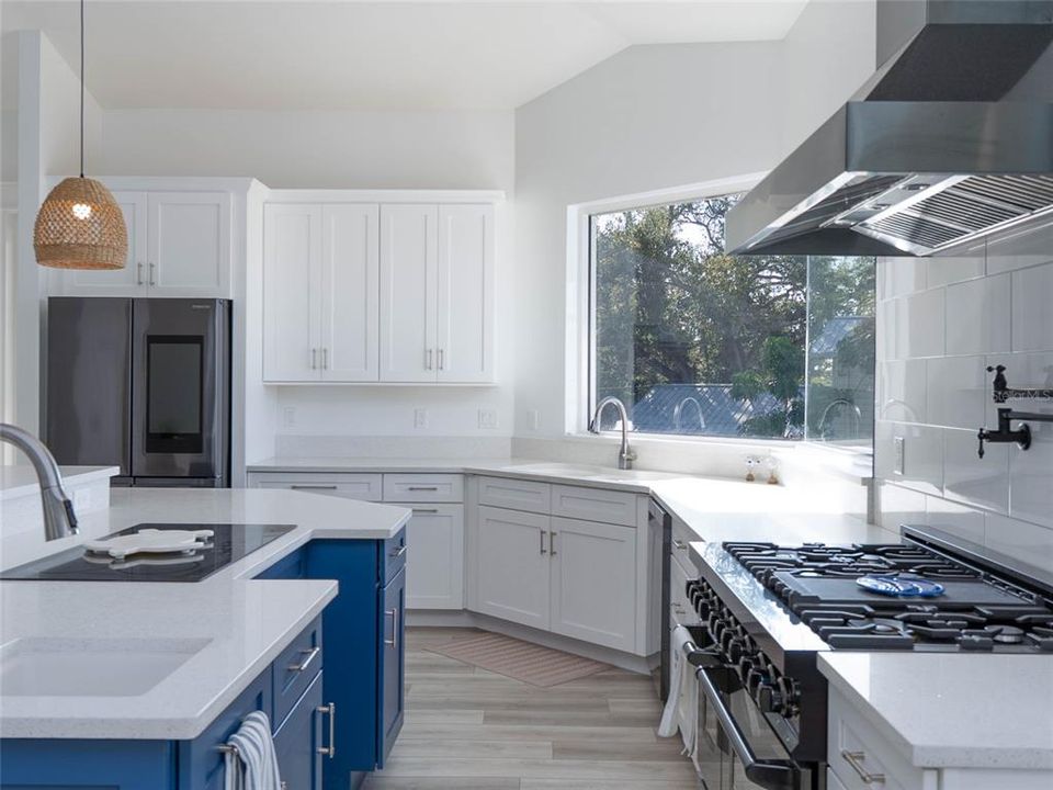 На продажу: $1,995,000 (3 спален, 3 ванн, 2950 Квадратных фут)