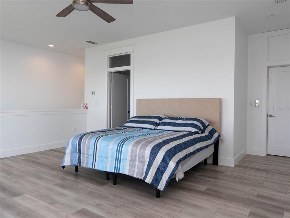 На продажу: $1,995,000 (3 спален, 3 ванн, 2950 Квадратных фут)