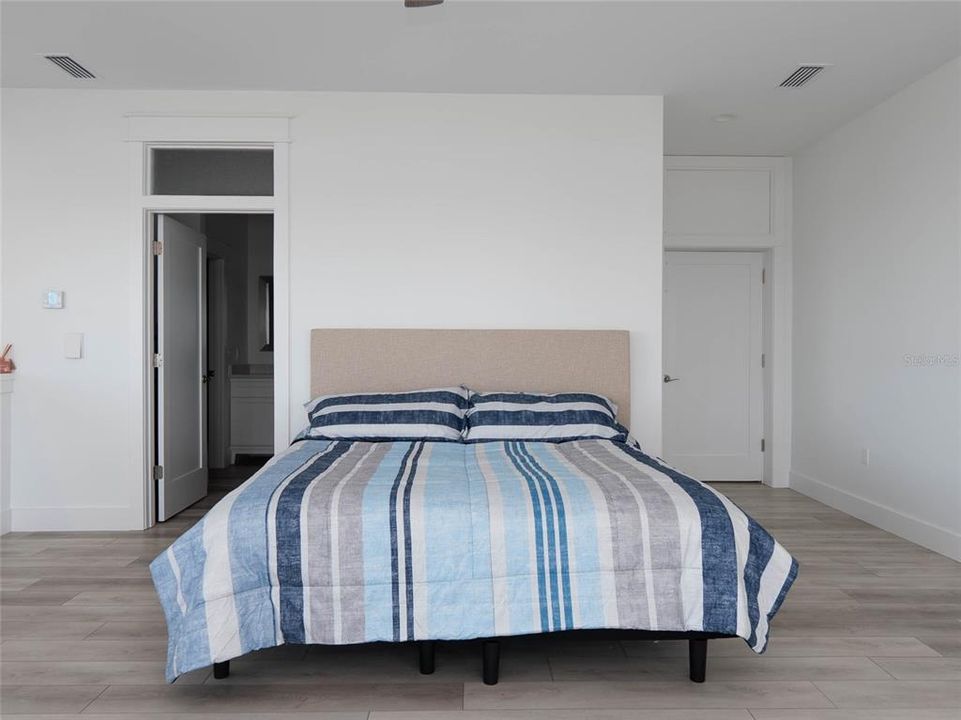 На продажу: $1,995,000 (3 спален, 3 ванн, 2950 Квадратных фут)