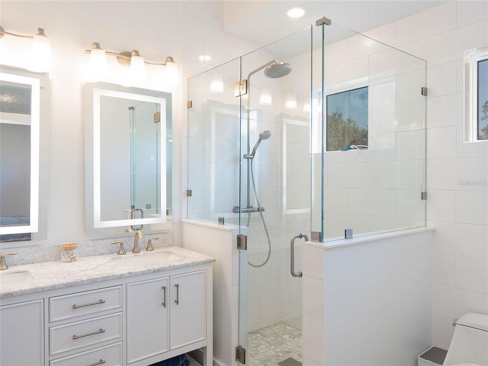 На продажу: $1,995,000 (3 спален, 3 ванн, 2950 Квадратных фут)