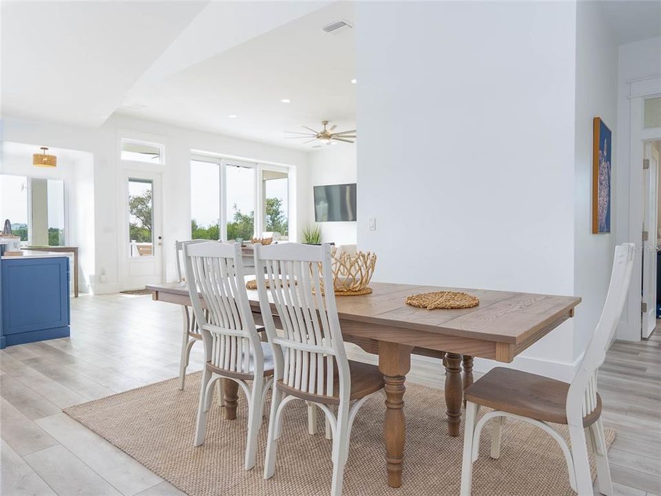 На продажу: $1,995,000 (3 спален, 3 ванн, 2950 Квадратных фут)