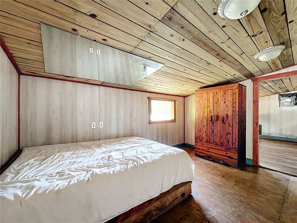 For Sale: $625,000 (3 beds, 1 baths, 1100 Square Feet)