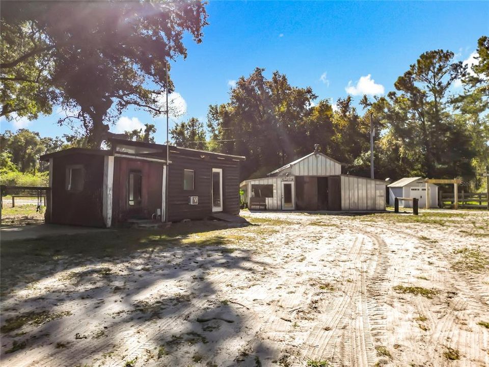 For Sale: $625,000 (3 beds, 1 baths, 1100 Square Feet)