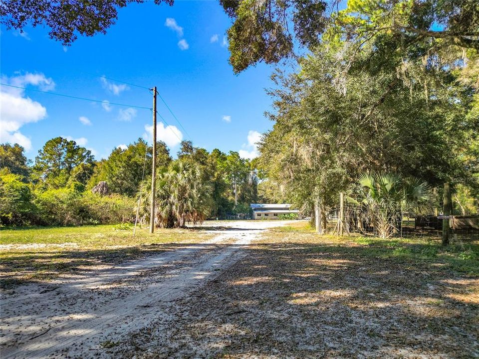 For Sale: $625,000 (3 beds, 1 baths, 1100 Square Feet)