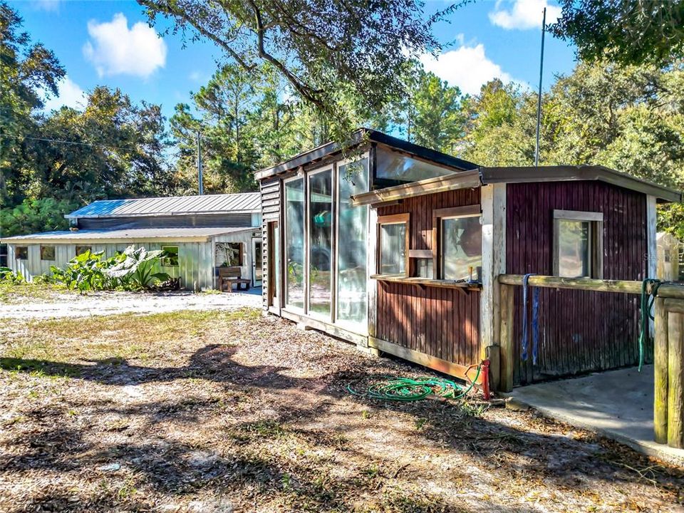 For Sale: $625,000 (3 beds, 1 baths, 1100 Square Feet)