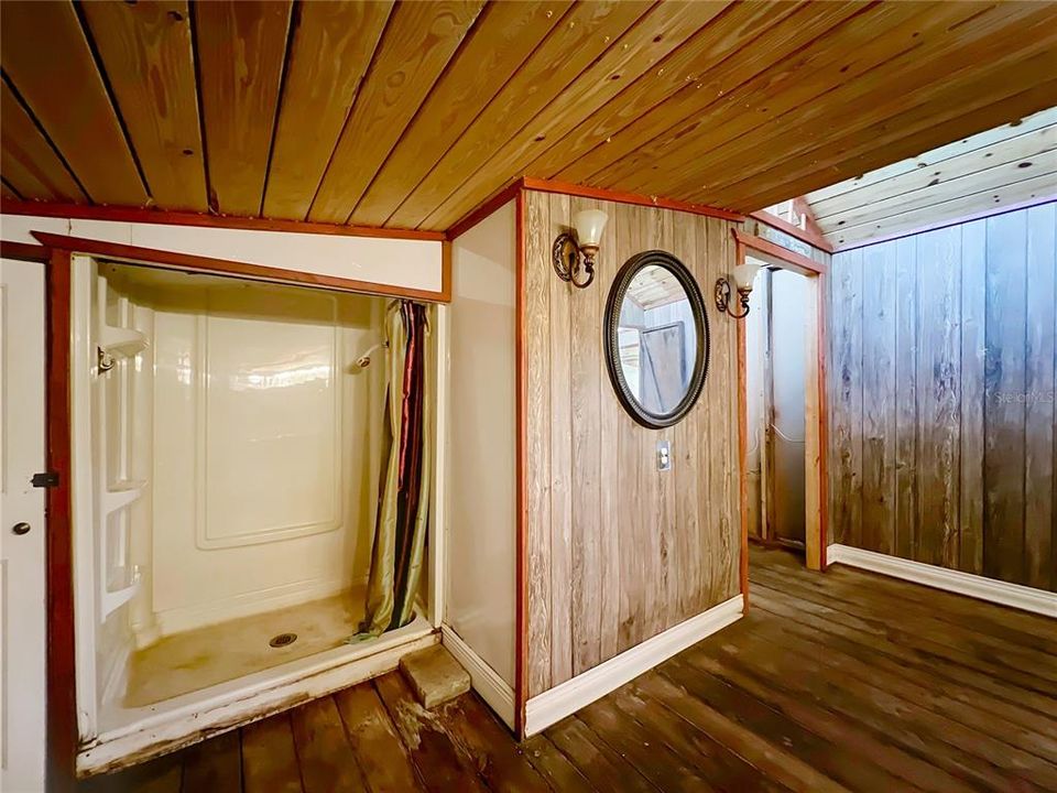 For Sale: $625,000 (3 beds, 1 baths, 1100 Square Feet)