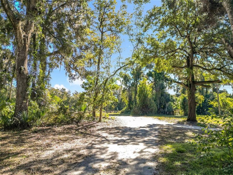 For Sale: $625,000 (3 beds, 1 baths, 1100 Square Feet)