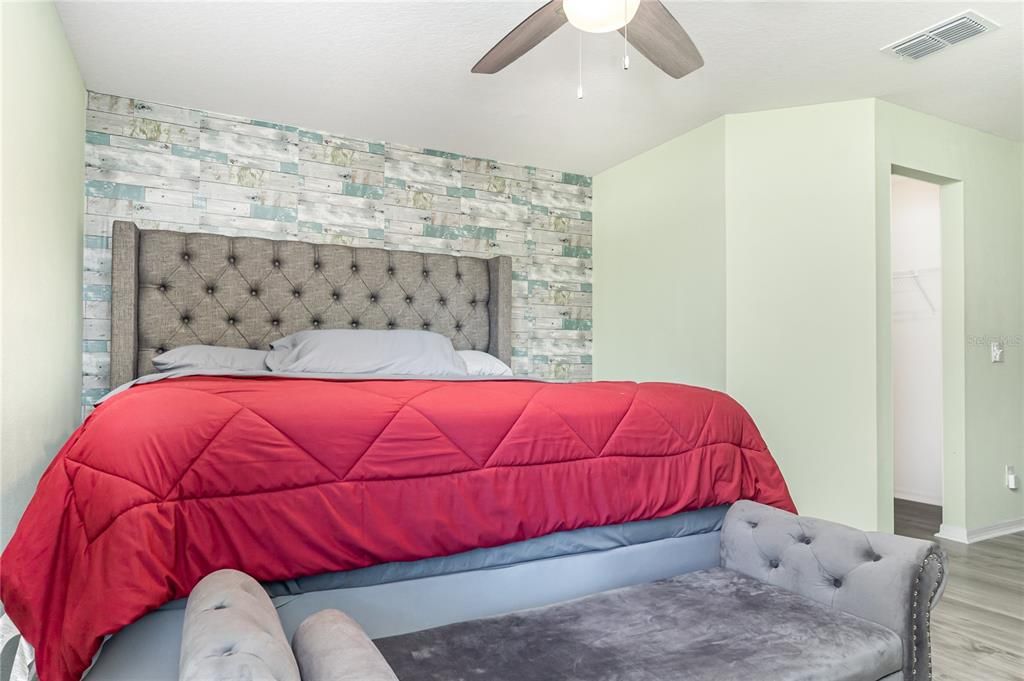 En Renta: $2,700 (4 camas, 2 baños, 1869 Pies cuadrados)