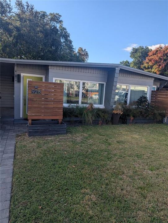 合同活跃: $1,875 (2 贝兹, 1 浴室, 786 平方英尺)