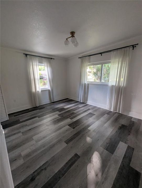 合同活跃: $1,875 (2 贝兹, 1 浴室, 786 平方英尺)