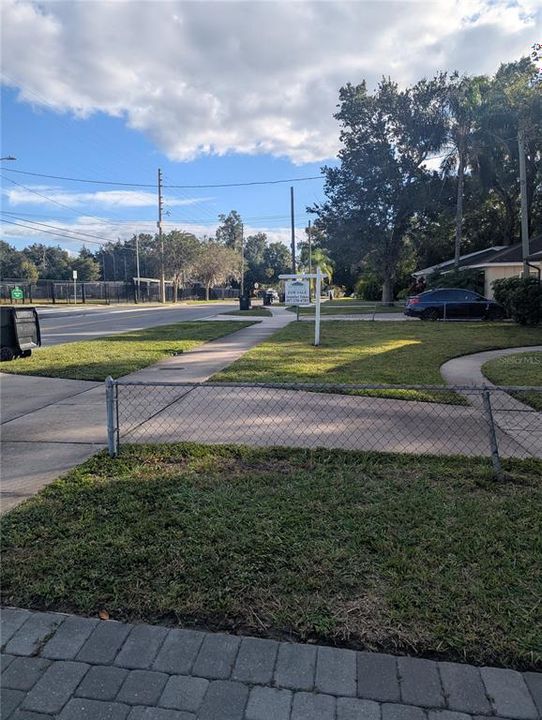 合同活跃: $1,875 (2 贝兹, 1 浴室, 786 平方英尺)