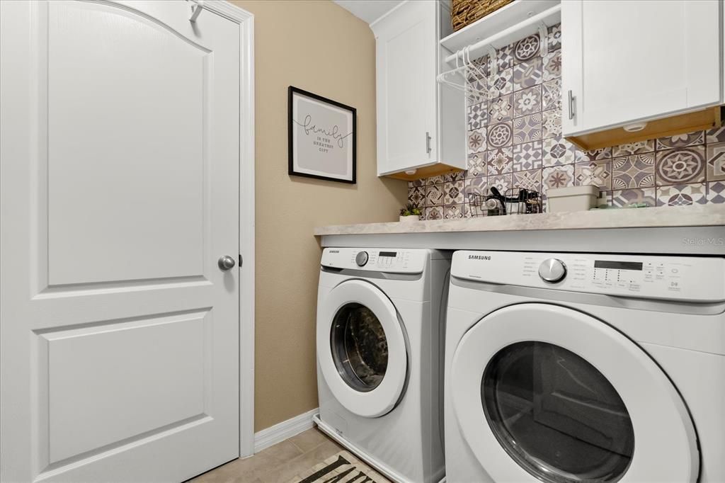 合同活跃: $339,999 (3 贝兹, 2 浴室, 1963 平方英尺)