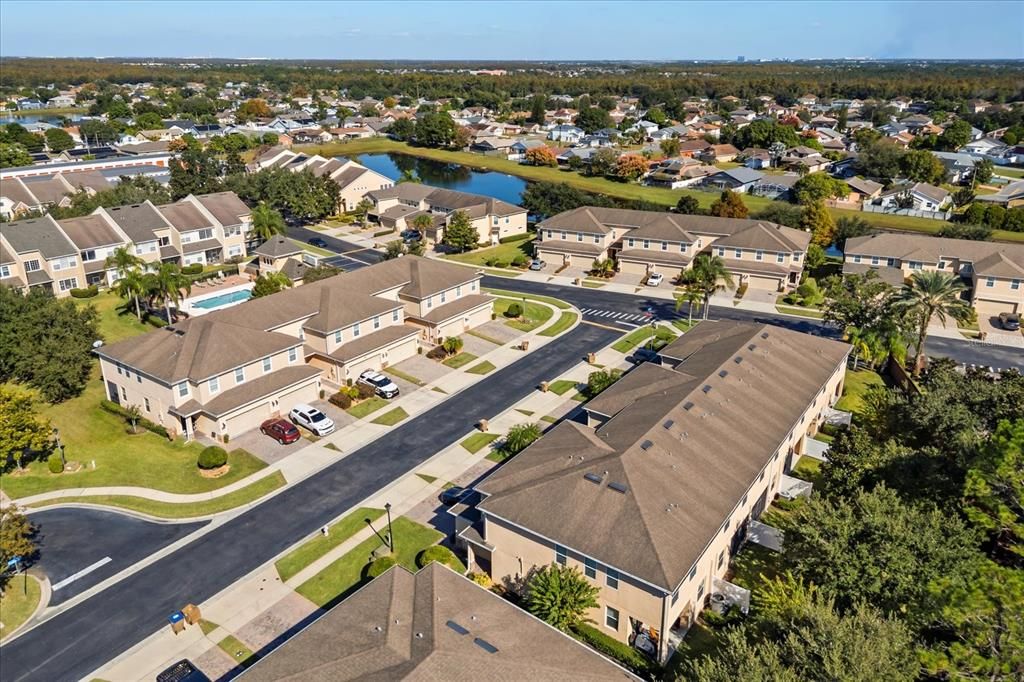 合同活跃: $339,999 (3 贝兹, 2 浴室, 1963 平方英尺)