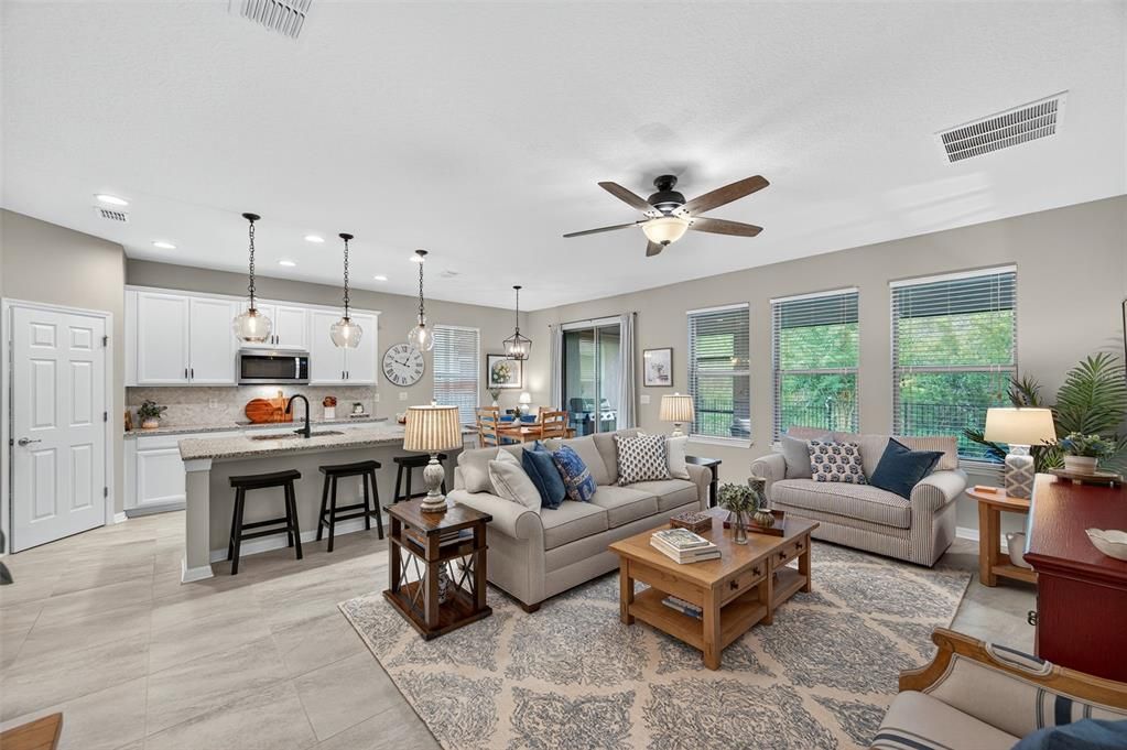 出租: $3,100 (4 贝兹, 3 浴室, 2311 平方英尺)